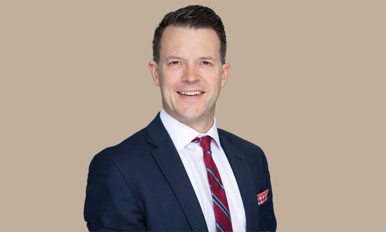 Dr. Elijah Riddle The Surgeon Psyche | Glaucoma Physician